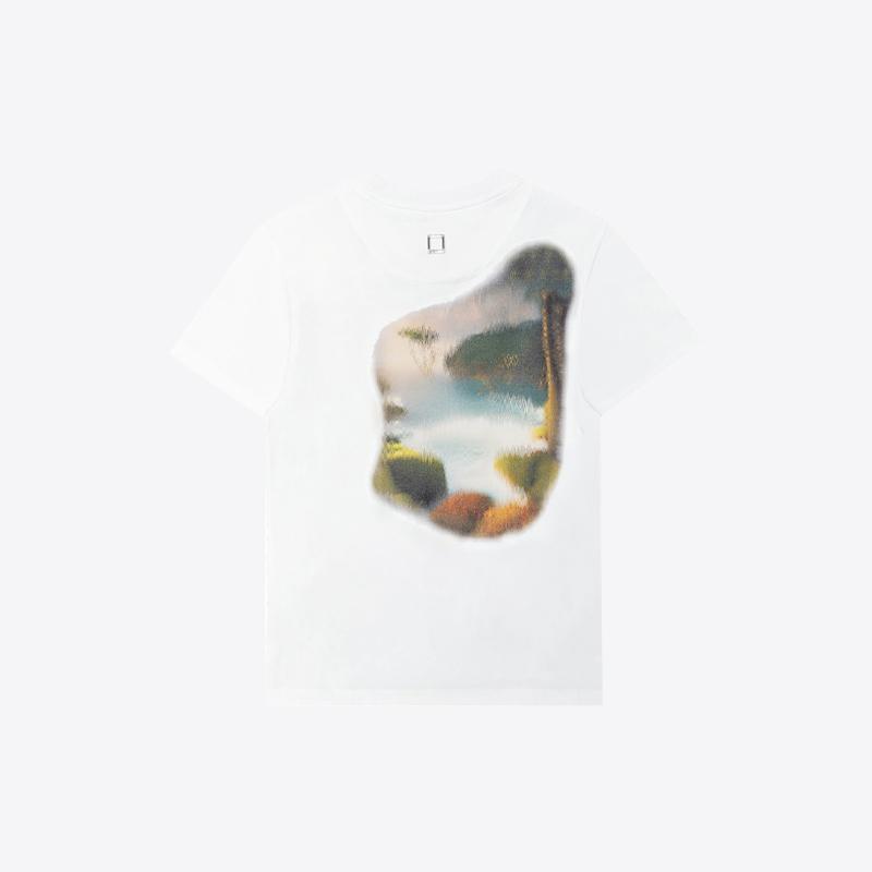 우영미 여성 블러 그래픽 반팔티셔츠 (화이트) M241TS03701W