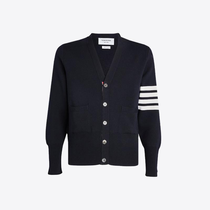 톰브라운 남성 스티치 파인 메리노 울 사선 브이넥 가디건 (네이비) MKC160A 00014 415