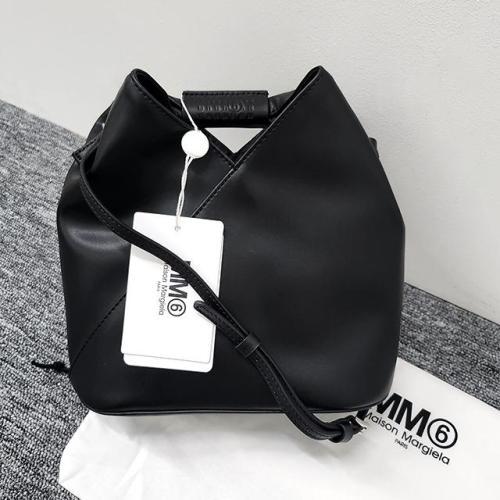 배너8