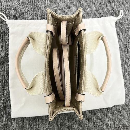 배너8